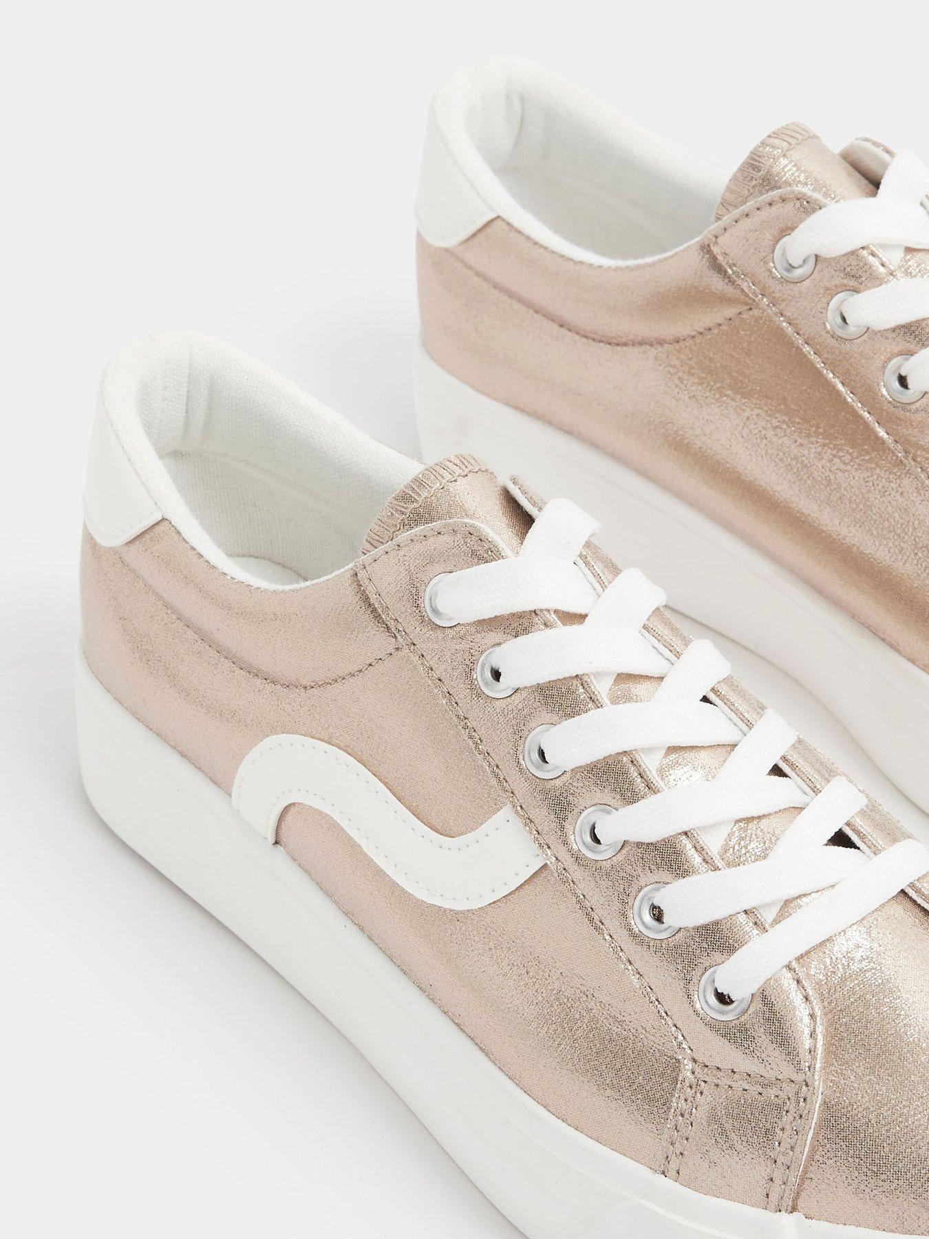 Image 4 of 4 of Yours Extra Wide Fit Swoosh Side Slab Trainers