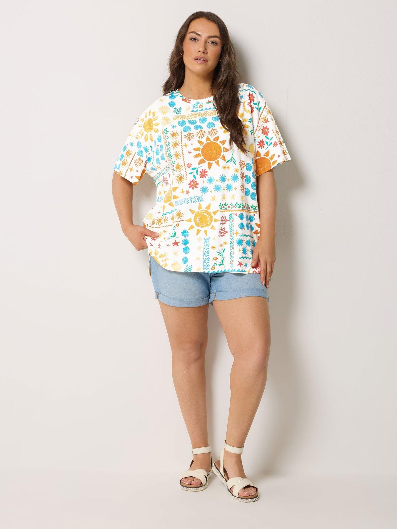 Image 3 of 5 of Yours Curve Step Hem Boxy T-Shirt - Cream