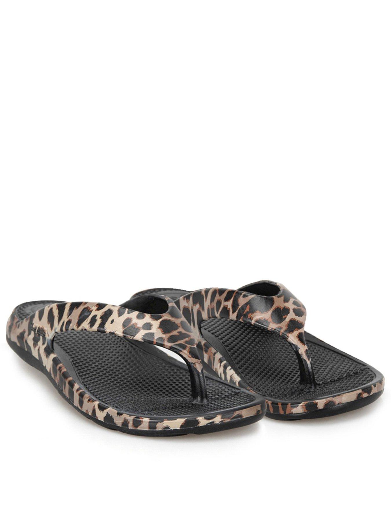 totes-totes-solbounce-ladies-toe-post-animal-printfront
