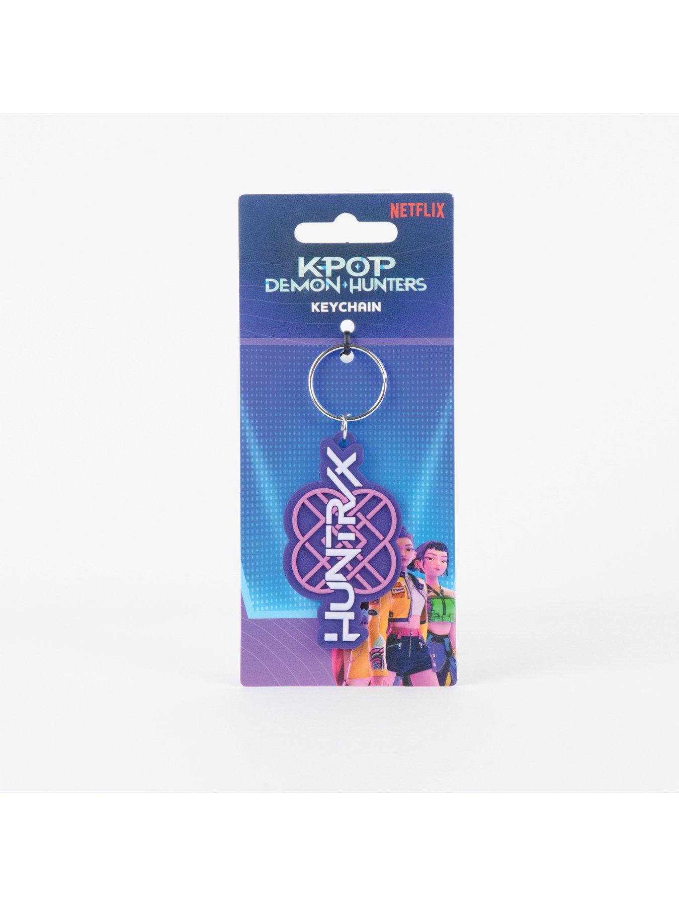 netflix-k--pop-demon-hunters-huntrix-mug-and-keyring-bundleoutfit