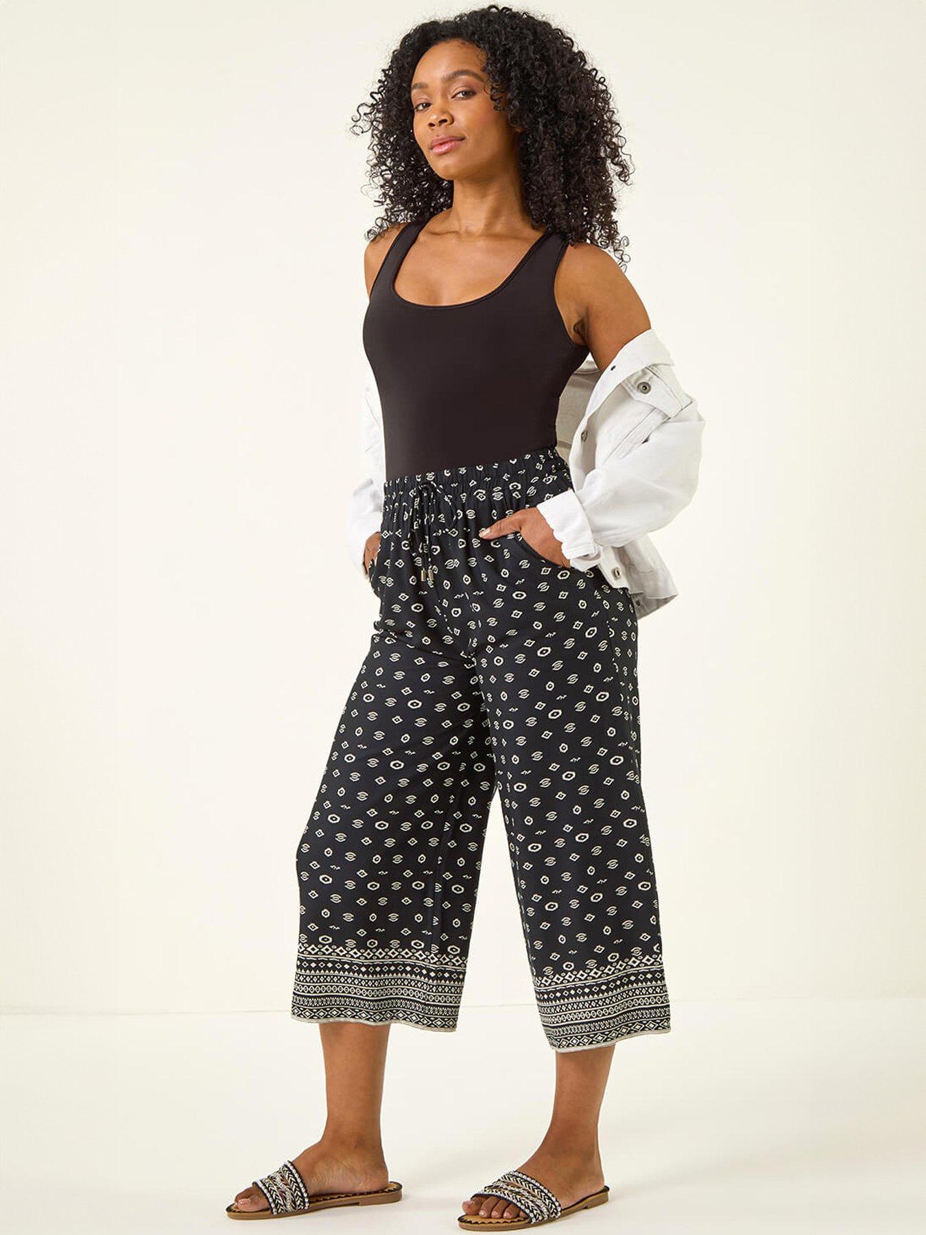 roman-petite-border-print-cropped-trouseroutfit