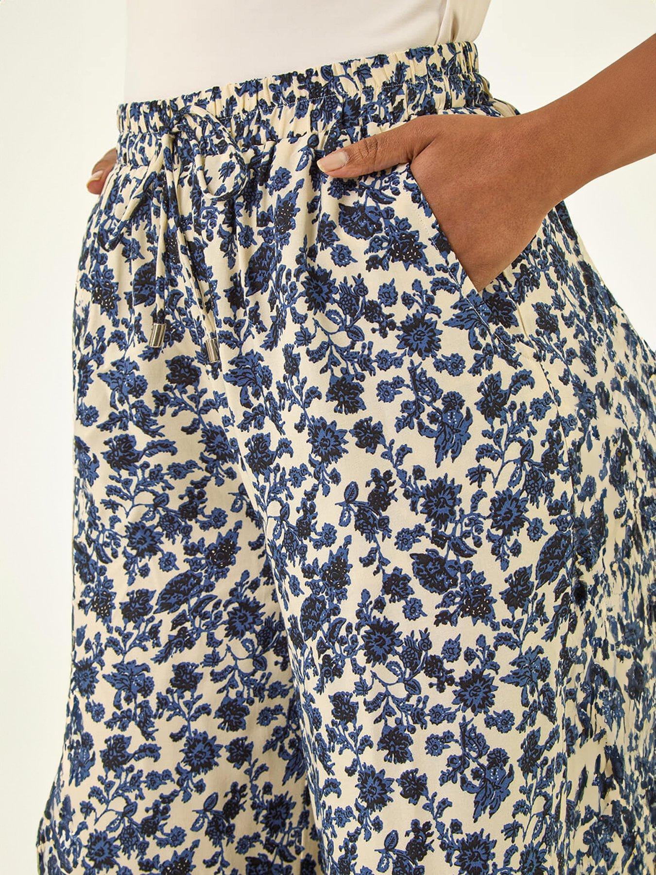 roman-petite-border-print-cropped-trouserdetail