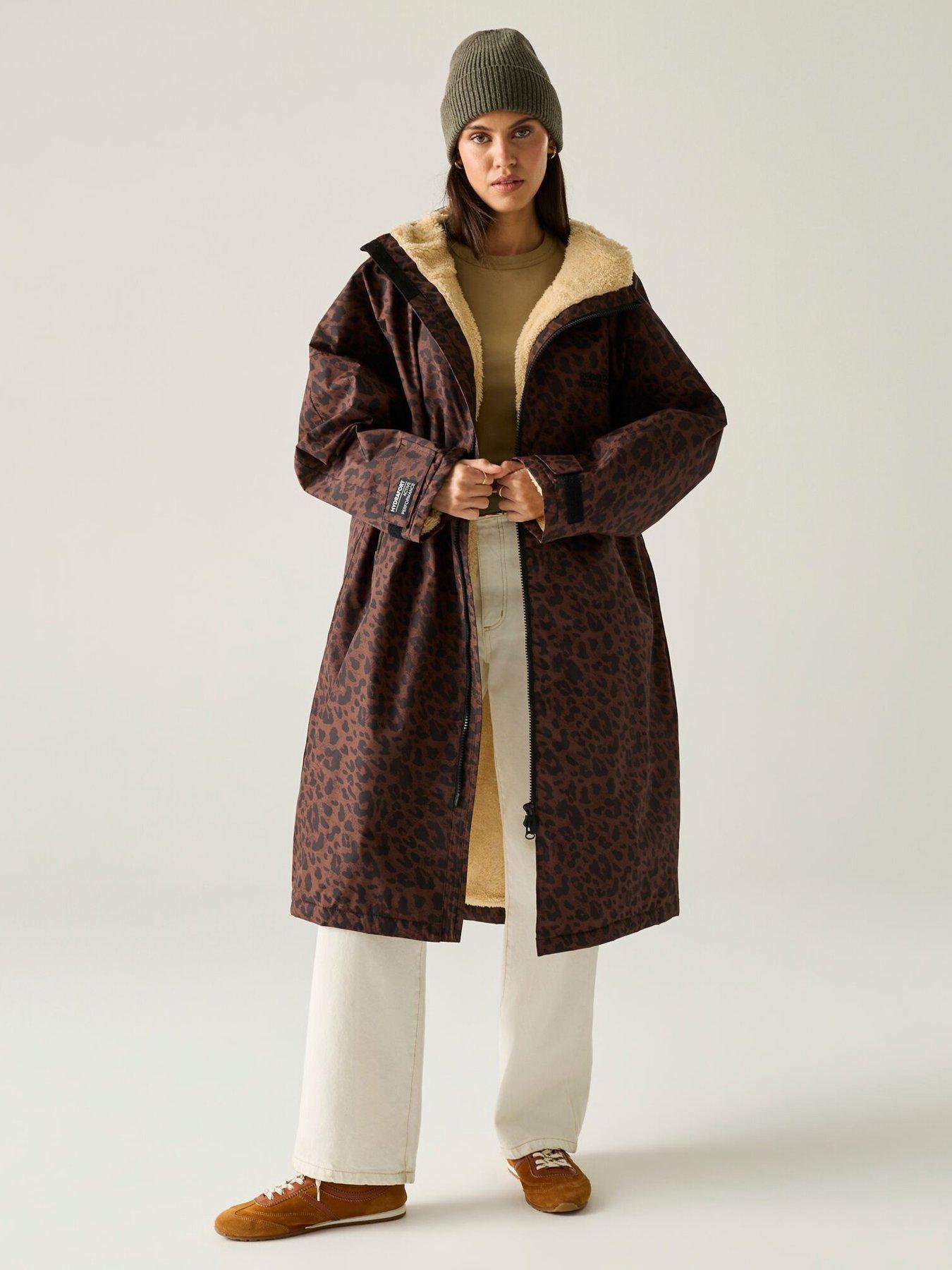 Regatta Adult Waterproof Robe -Dark Textured Leopard(Biscotti)