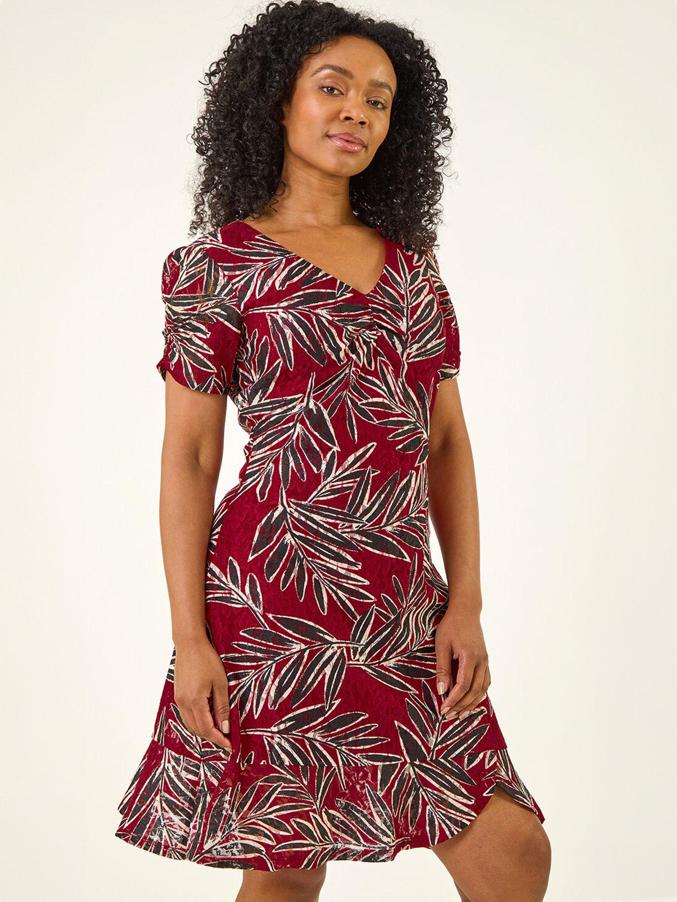 roman-petite-leaf-lace-ruched-dressoutfit