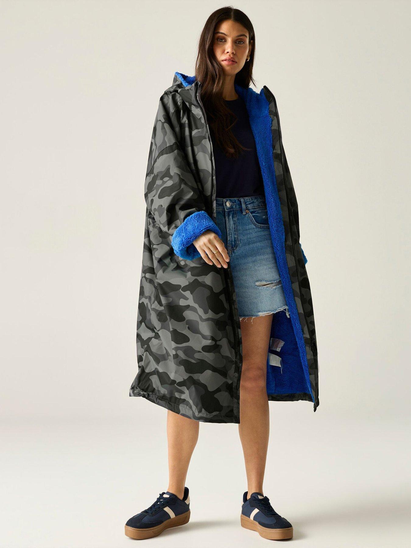 Image 4 of 7 of Regatta Adult Waterproof Robe- Camo/Sonic Blue