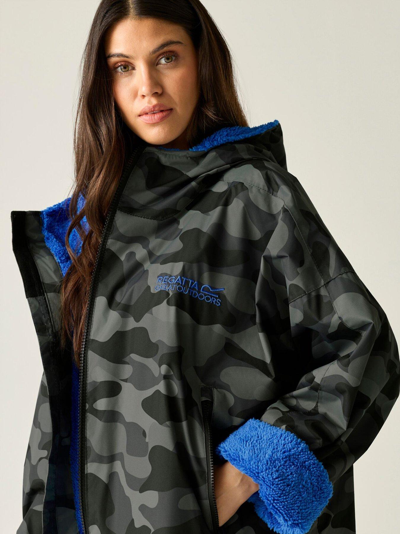 Image 5 of 7 of Regatta Adult Waterproof Robe- Camo/Sonic Blue