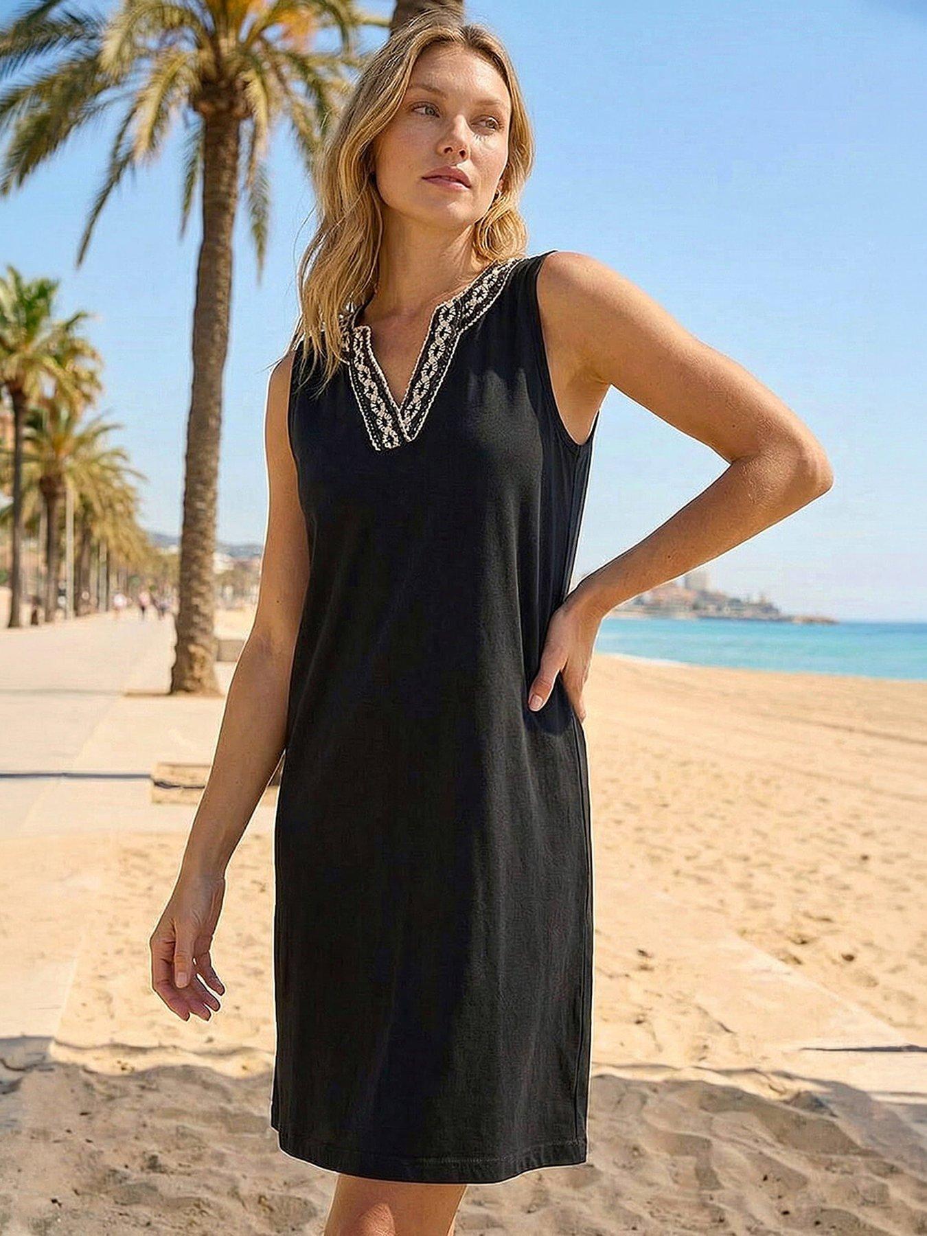 Roman Trim Detail V-Neck A-Line Dress