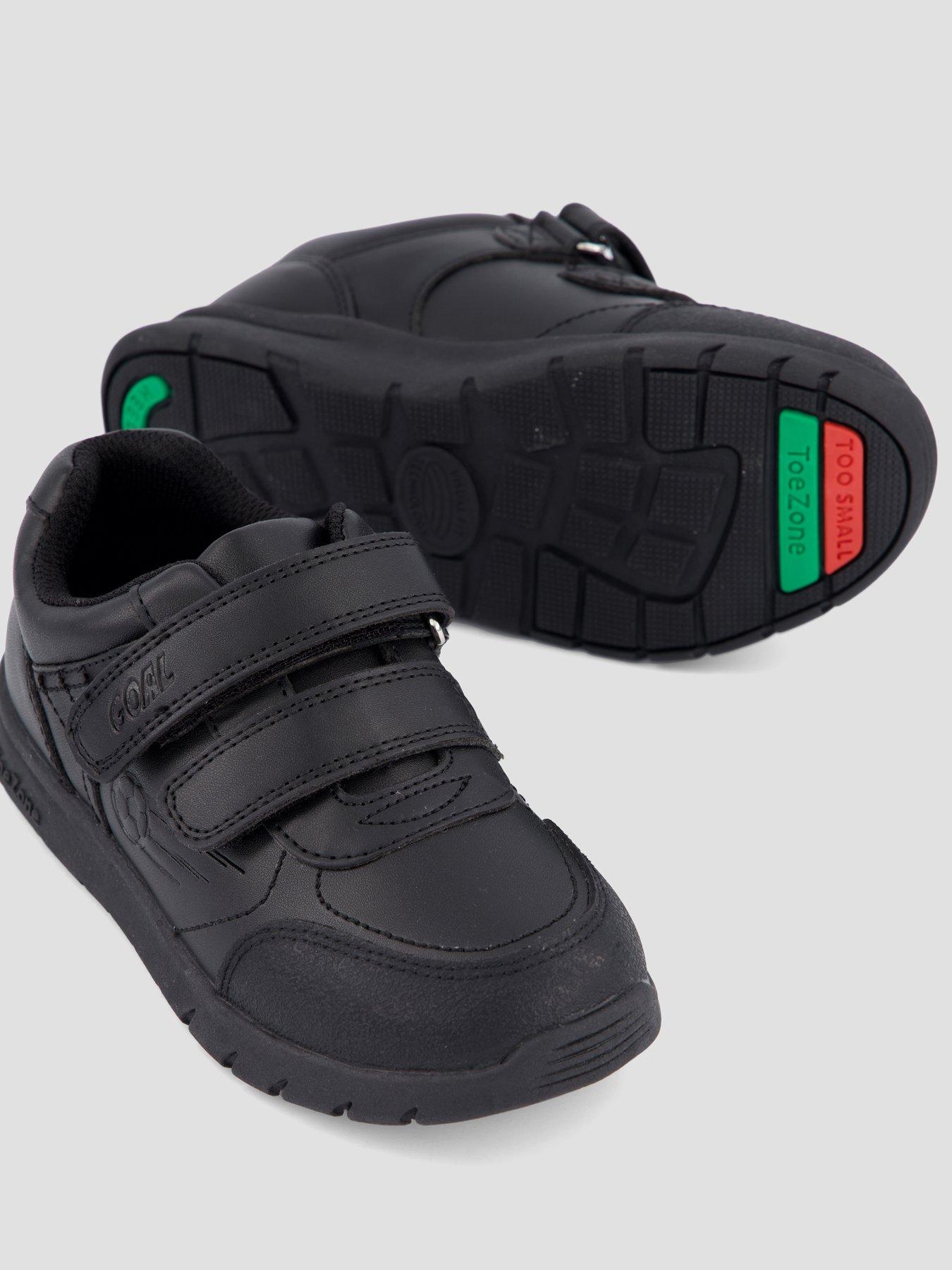 Image 5 of 7 of The Very Collection Toezone Younger Boys Alex Football School Shoe Trainers - Black
