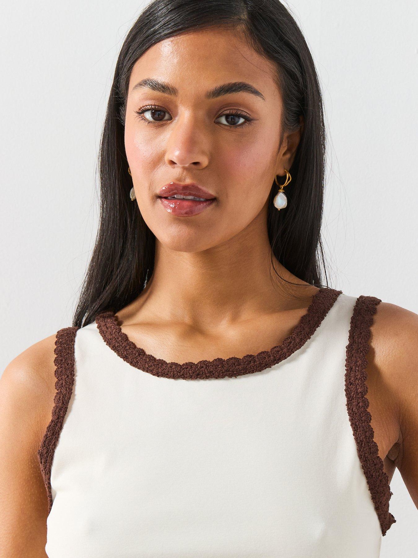 Image 4 of 6 of Mango Scalloped Edge Tops - Cream