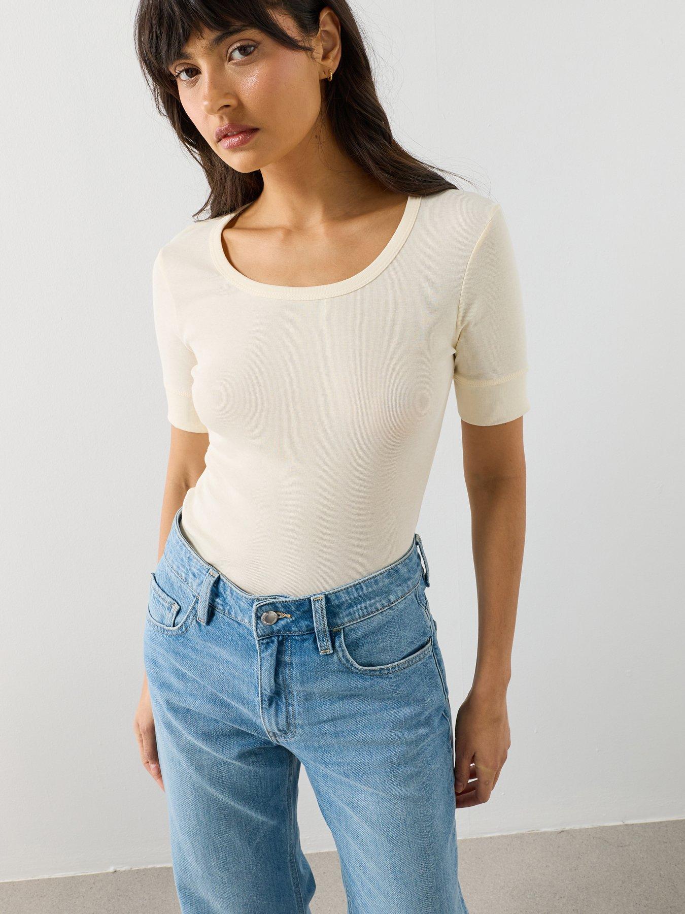 Image 1 of 5 of Mango Short-sleeved Fitted T-shirt - White