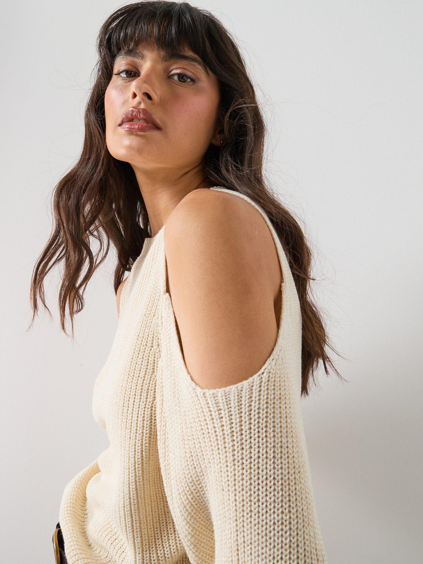 mango-off-the-shoulder-knitted-sweater-beigeoutfit