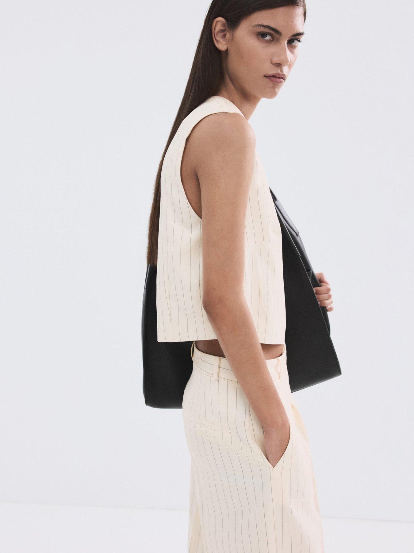 Image 4 of 7 of Mango Chain Detail Top - White