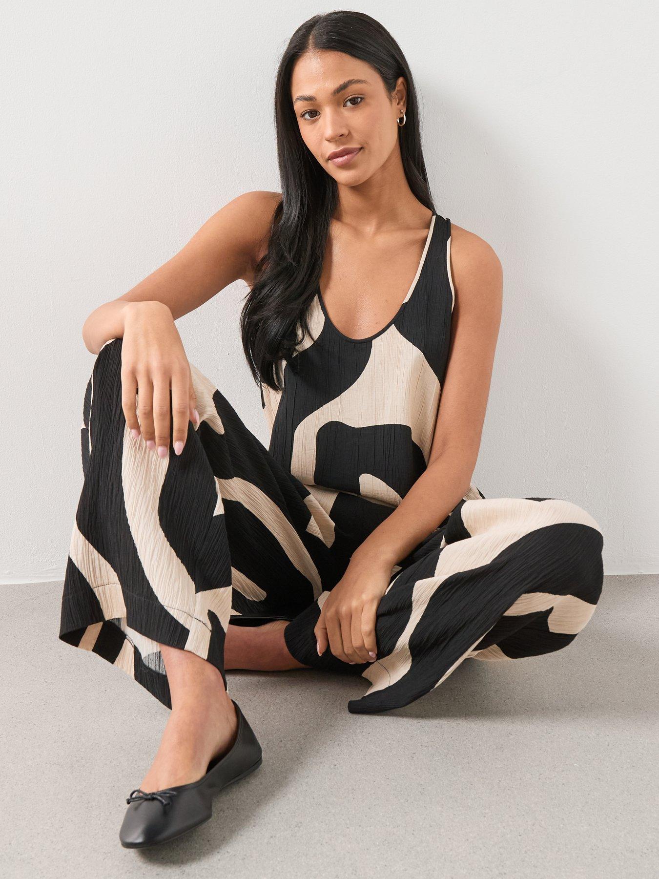 mango-printed-co-ord-straight-trousers-blackoutfit