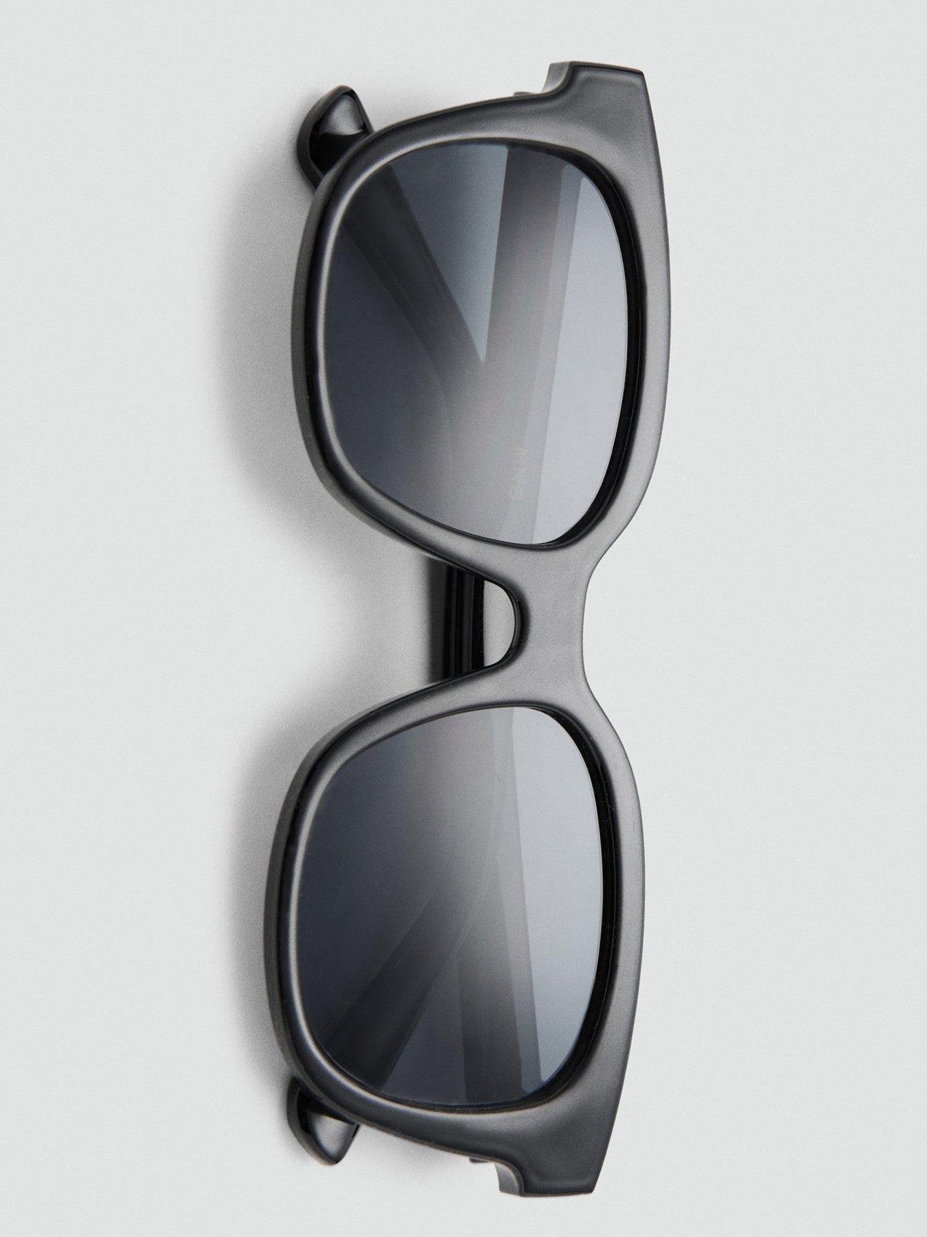 mango-squared-frame-sunglasses-blackoutfit