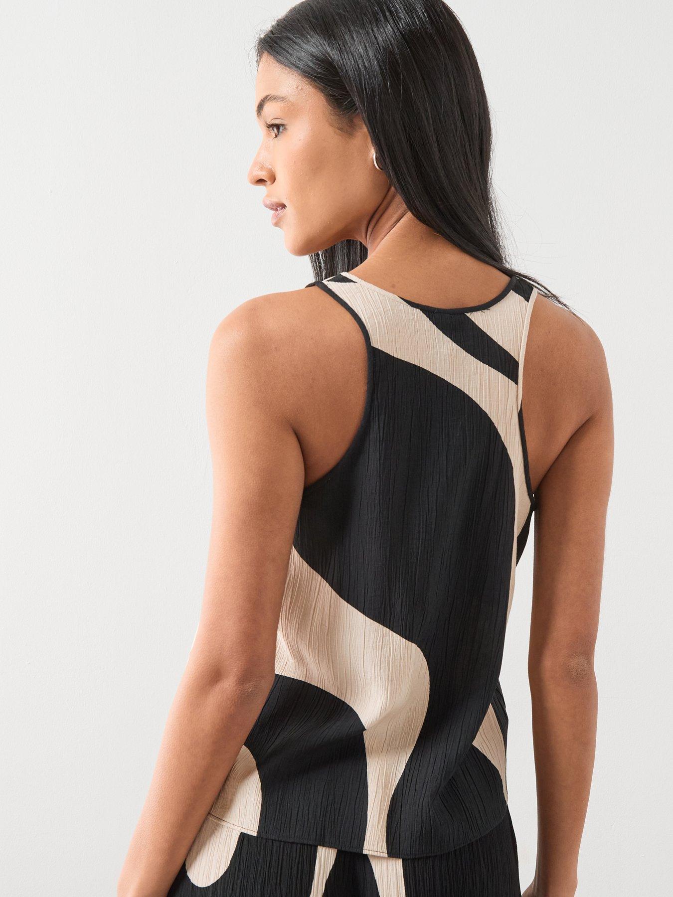 mango-printed-co-ord-crop-top-blackstillFront