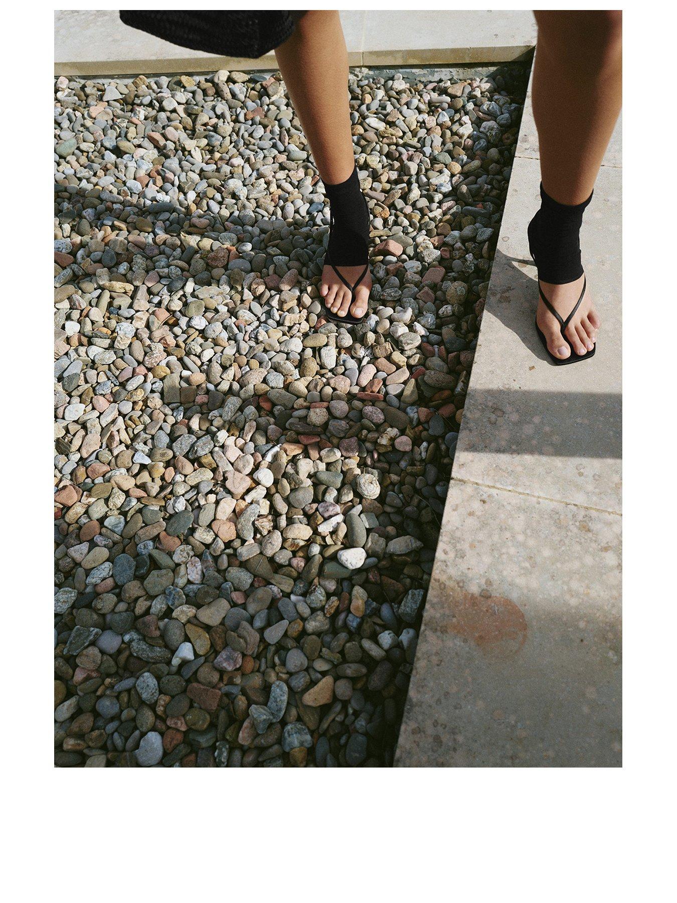 Image 2 of 5 of Mango Sandals Ross - Black