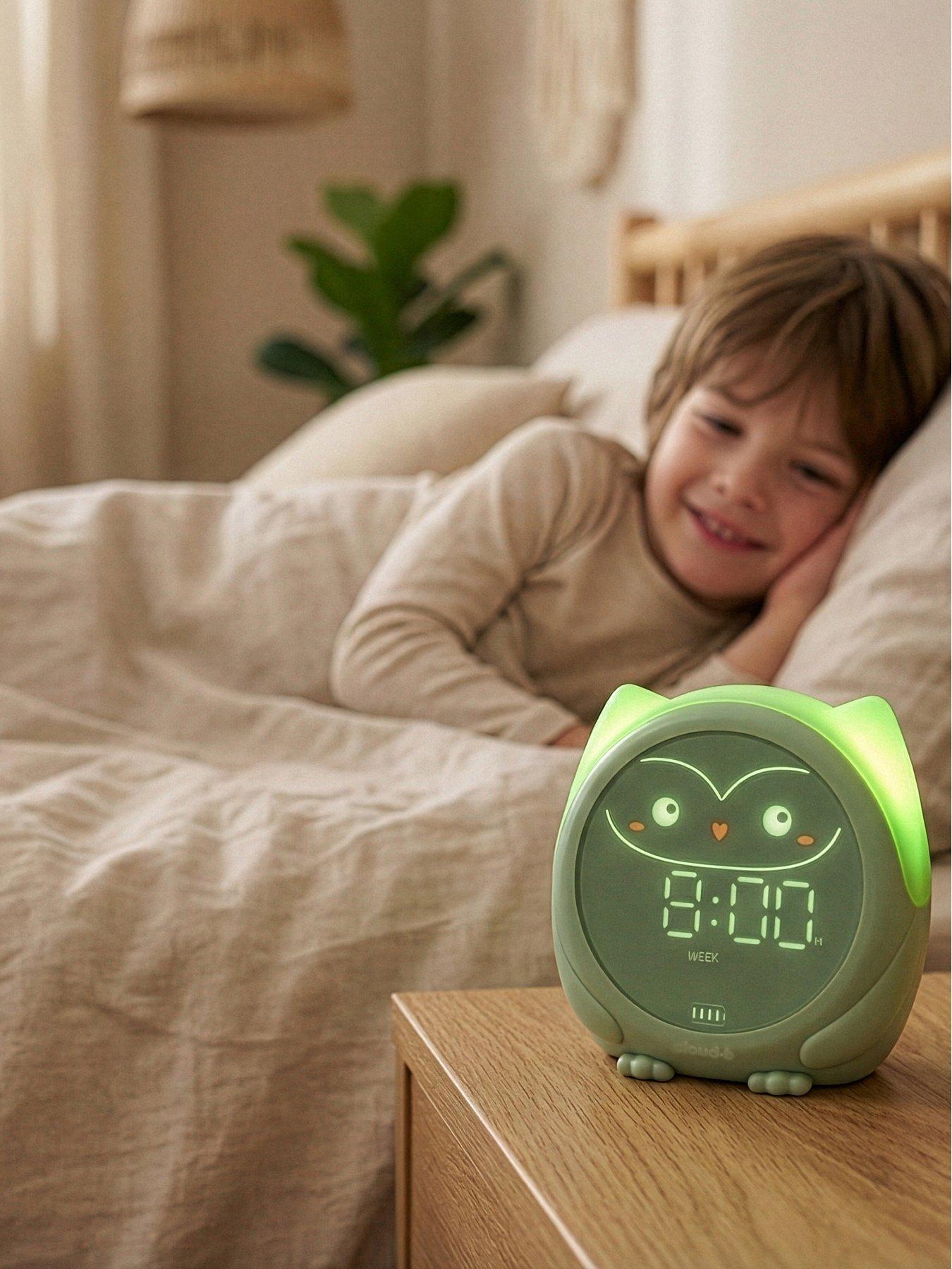 Image 5 of 7 of cloud.b Owlie Sleep Trainer - Green