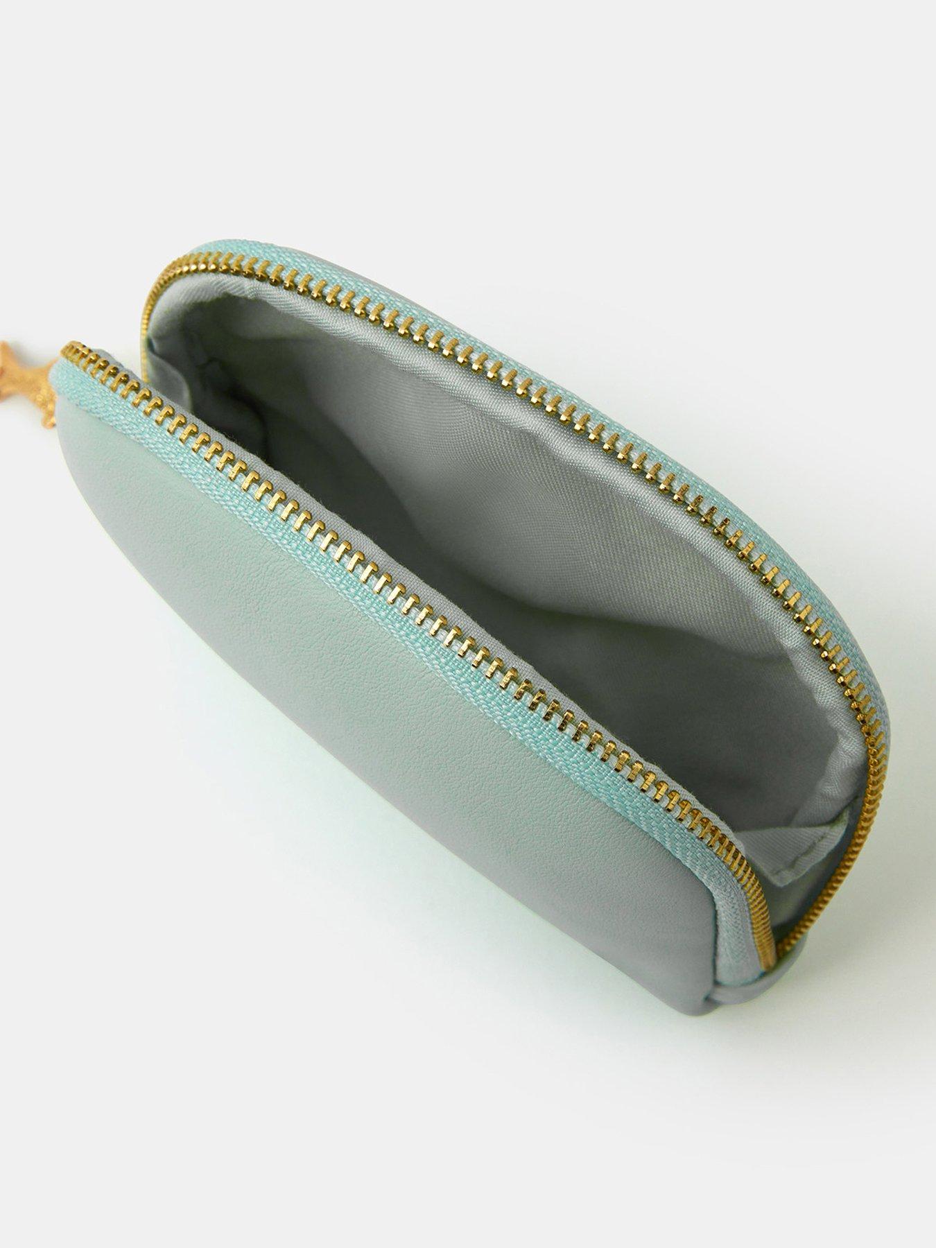 accessorize-fish-charm-coin-purseoutfit