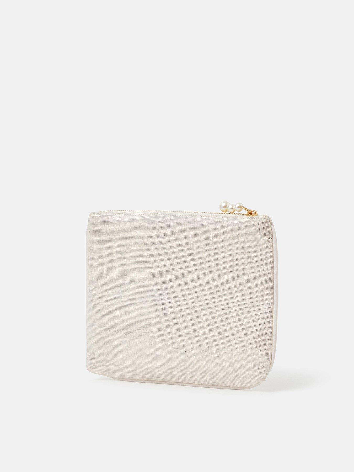 accessorize-engaged-in-2026-engagement-ring-pouchback