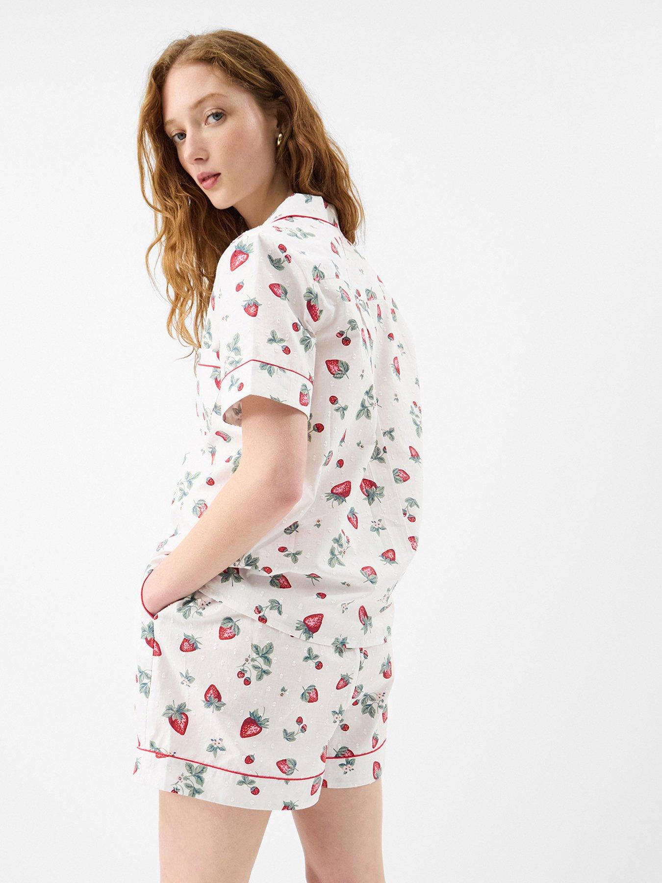accessorize-strawberry-print-short-pyjama-setstillFront