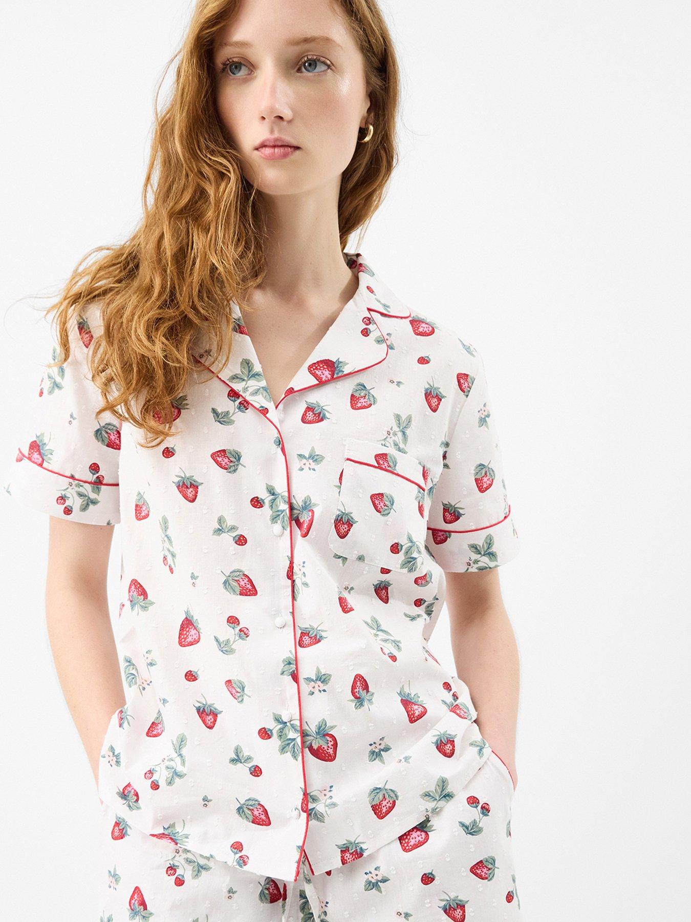 accessorize-strawberry-print-short-pyjama-setback