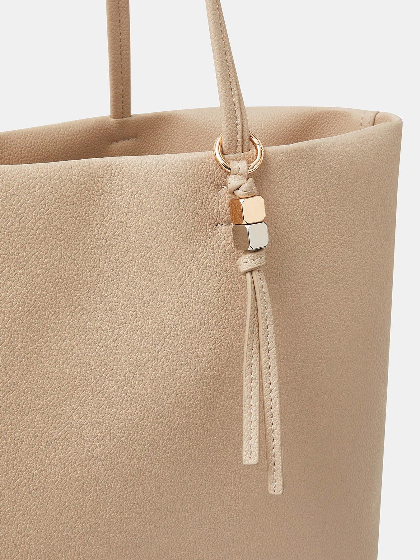 accessorize-charm-faux-leather-tote-bagoutfit
