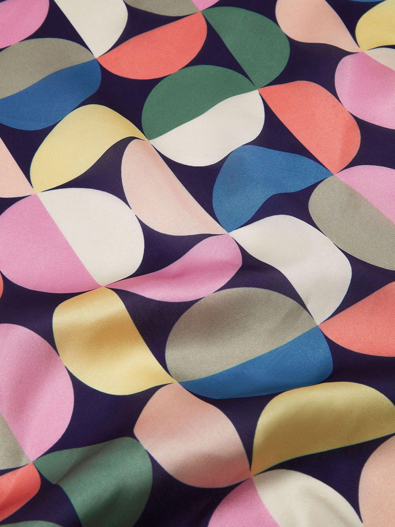 accessorize-retro-spot-square-satin-scarfback