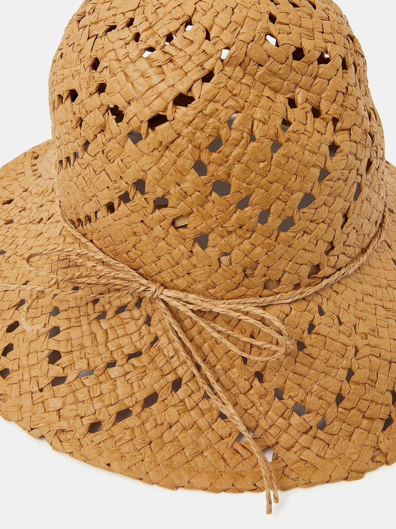 accessorize-heart-woven-bucket-hatoutfit