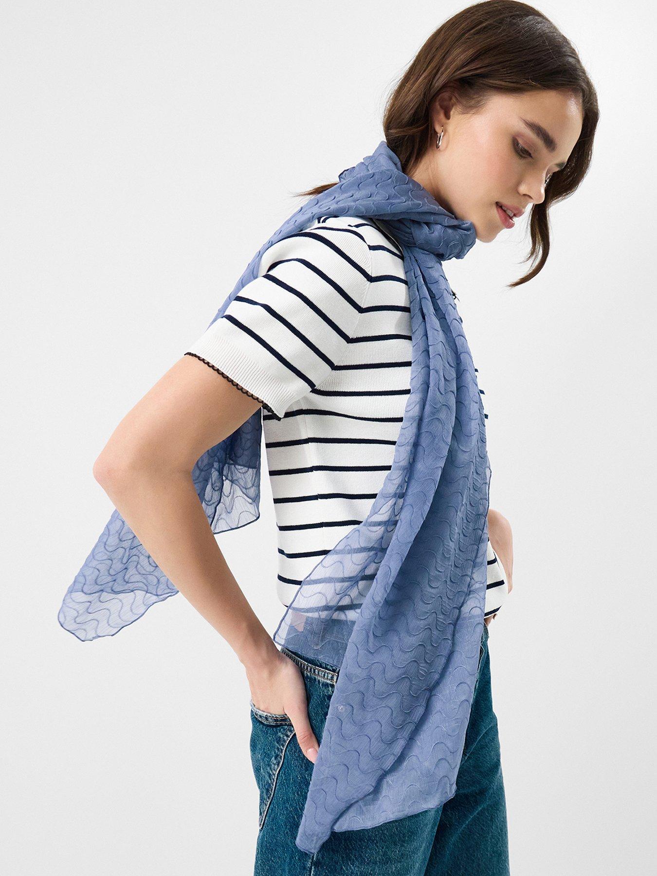 accessorize-lightweight-wave-stitch-scarfstillFront