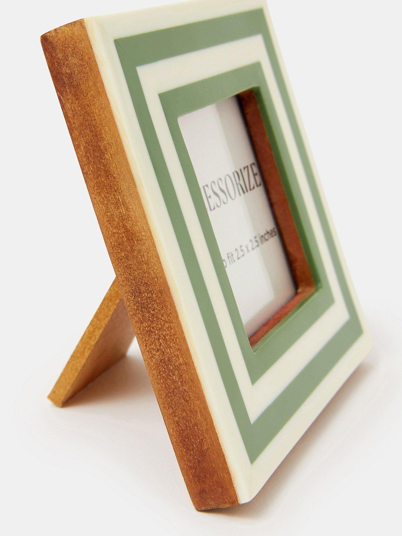 accessorize-stripe-photo-frame-25-x-25back