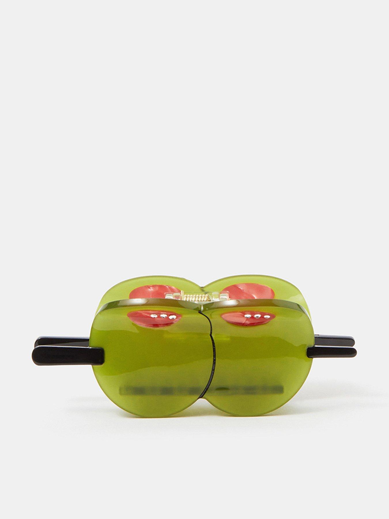 Image 1 of 3 of Accessorize Martini Olive Claw Clip