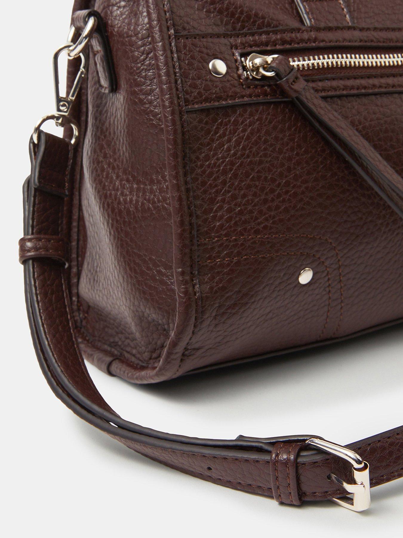 accessorize-faux-leather-zip-handbagoutfit