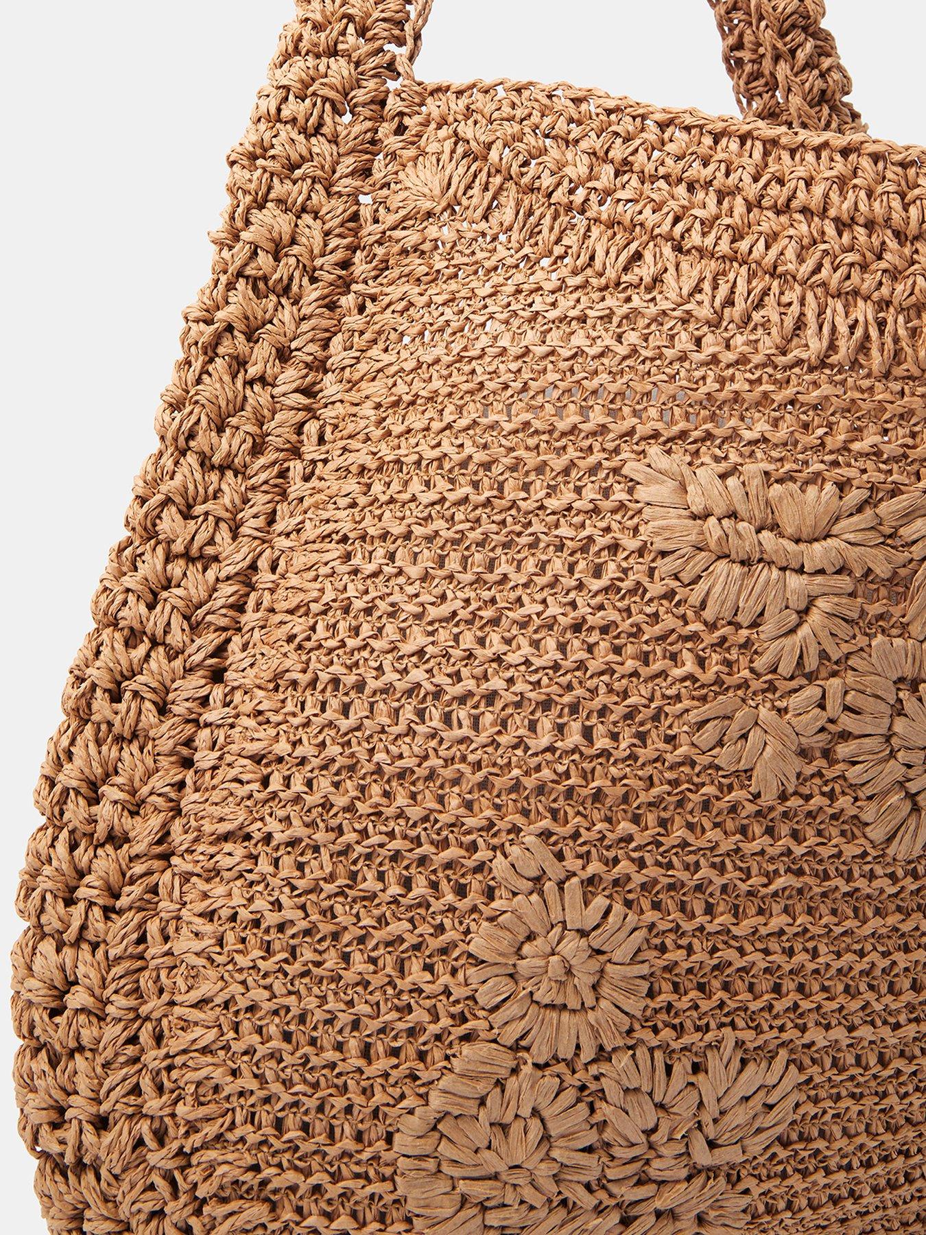 accessorize-slouchy-raffia-flower-bagdetail
