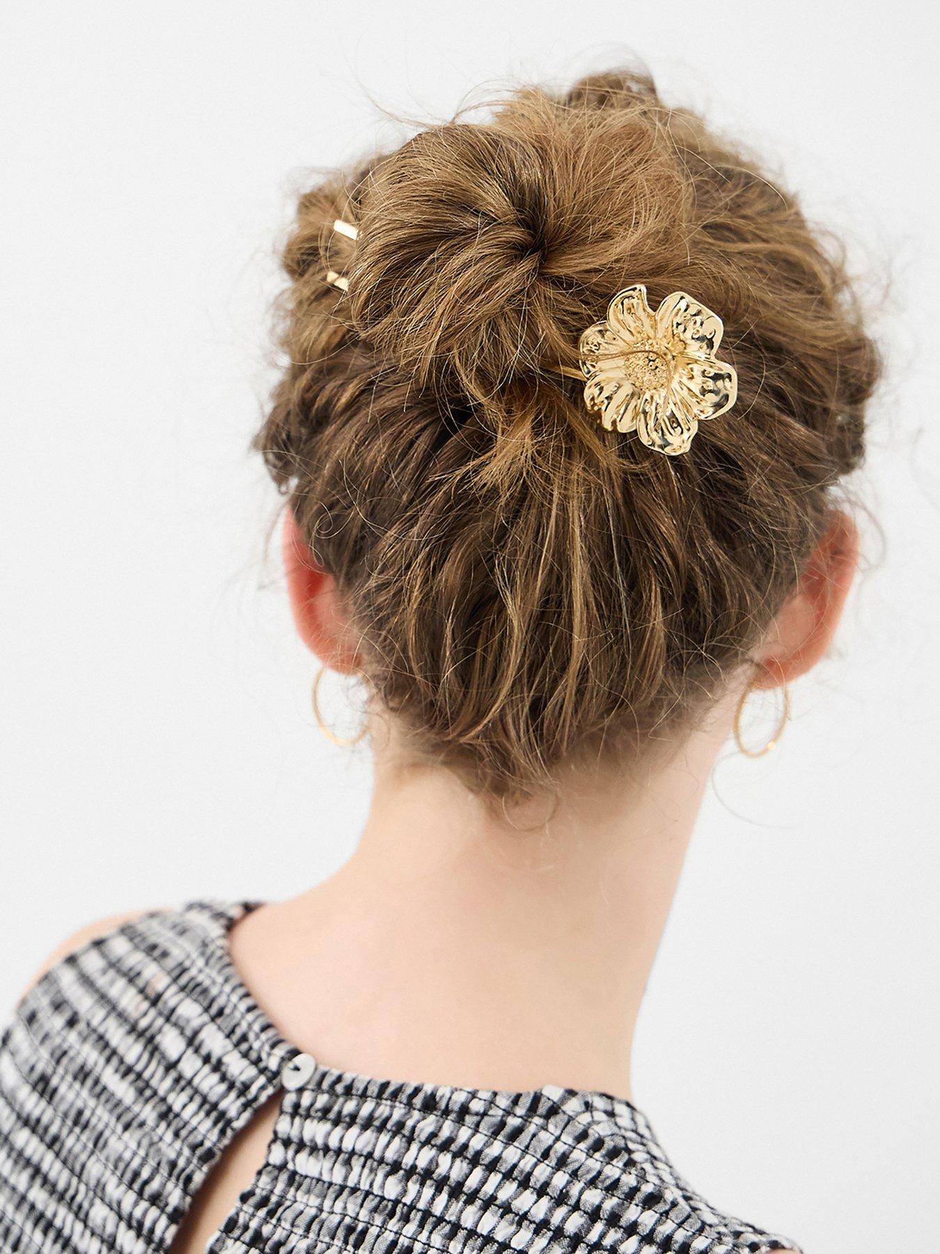 Image 2 of 2 of Accessorize Flower French Pin