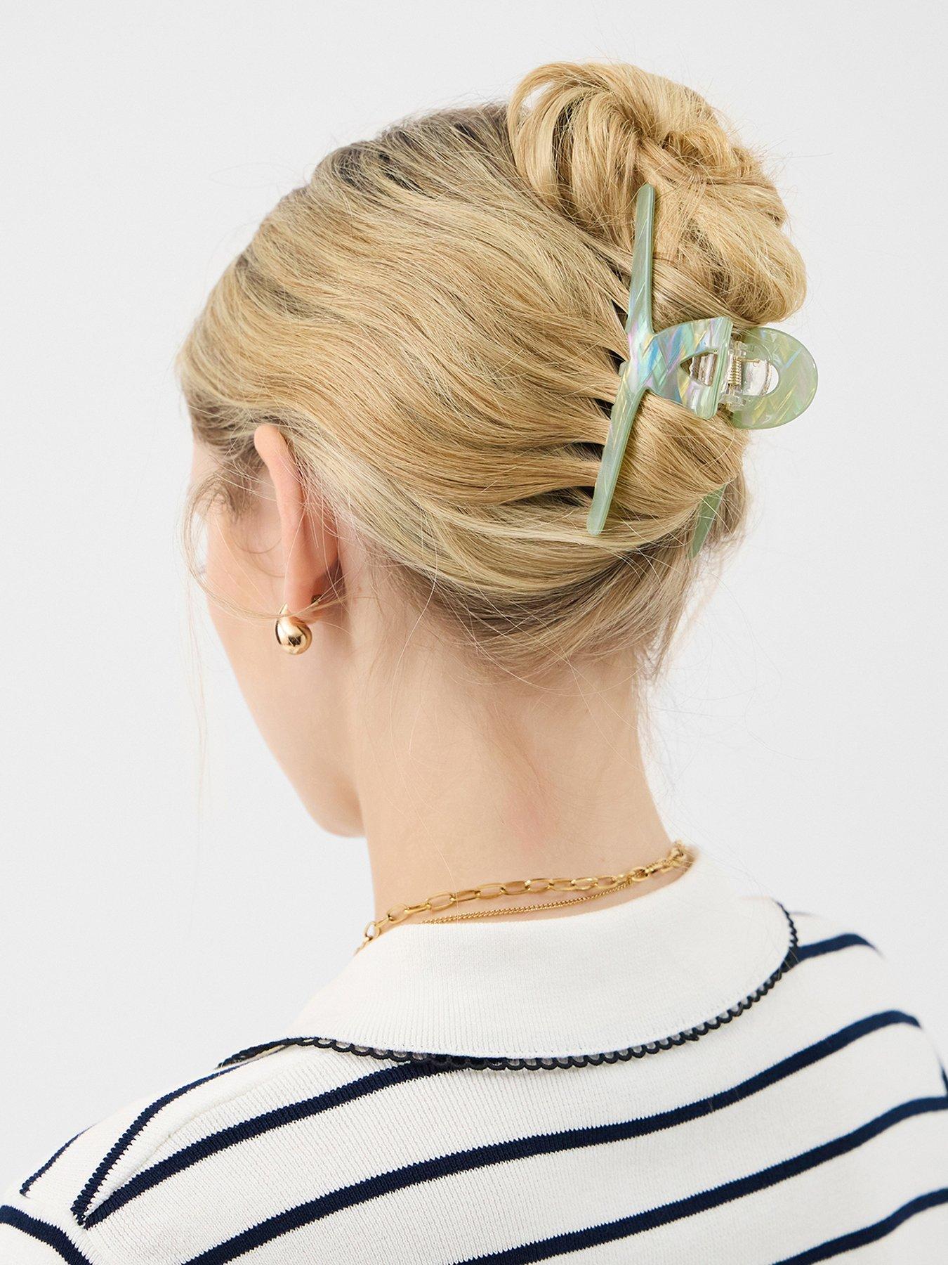 Image 2 of 3 of Accessorize Shimmer Twist Claw Clip