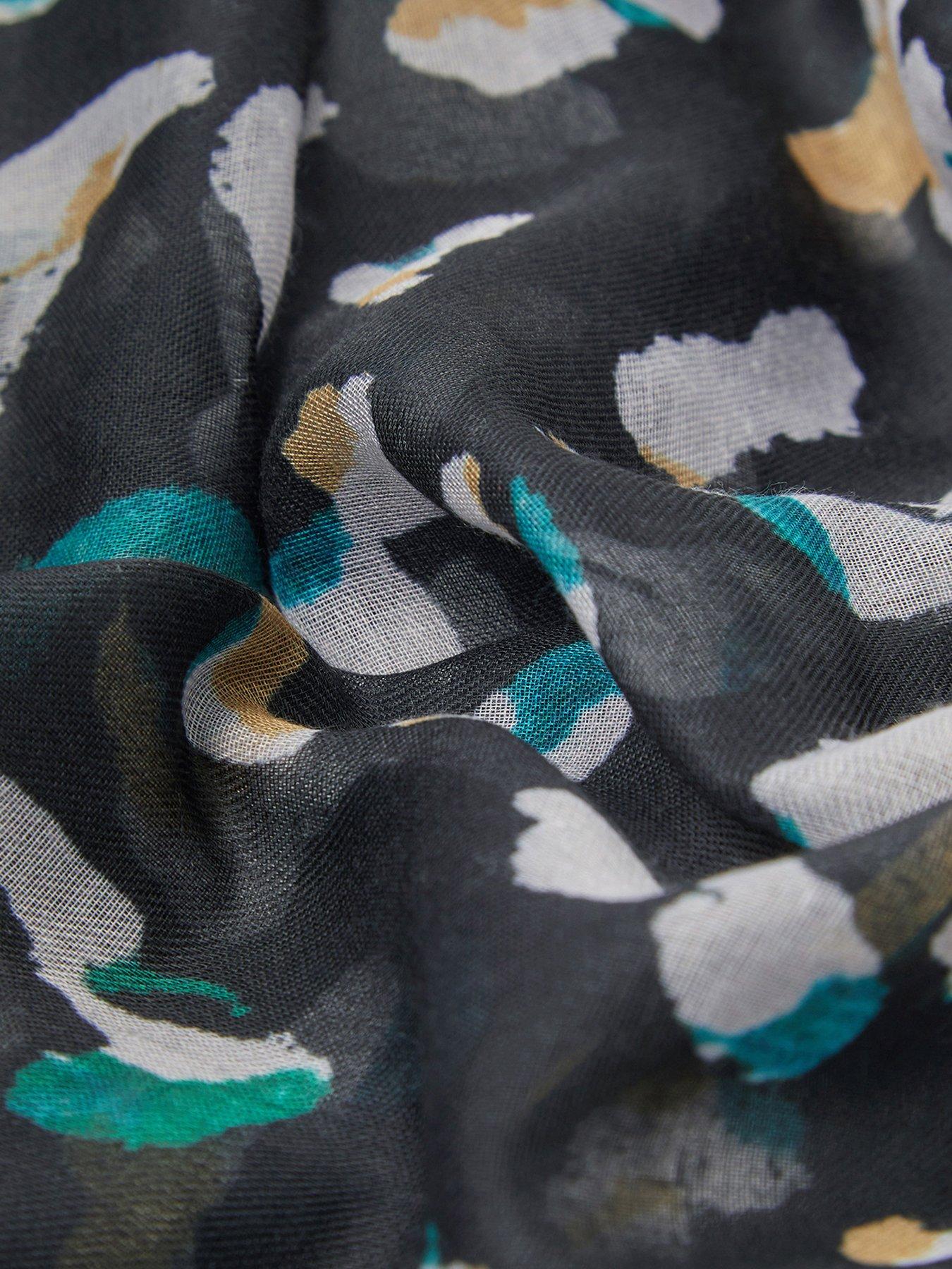 accessorize-lightweight-animal-print-scarfback