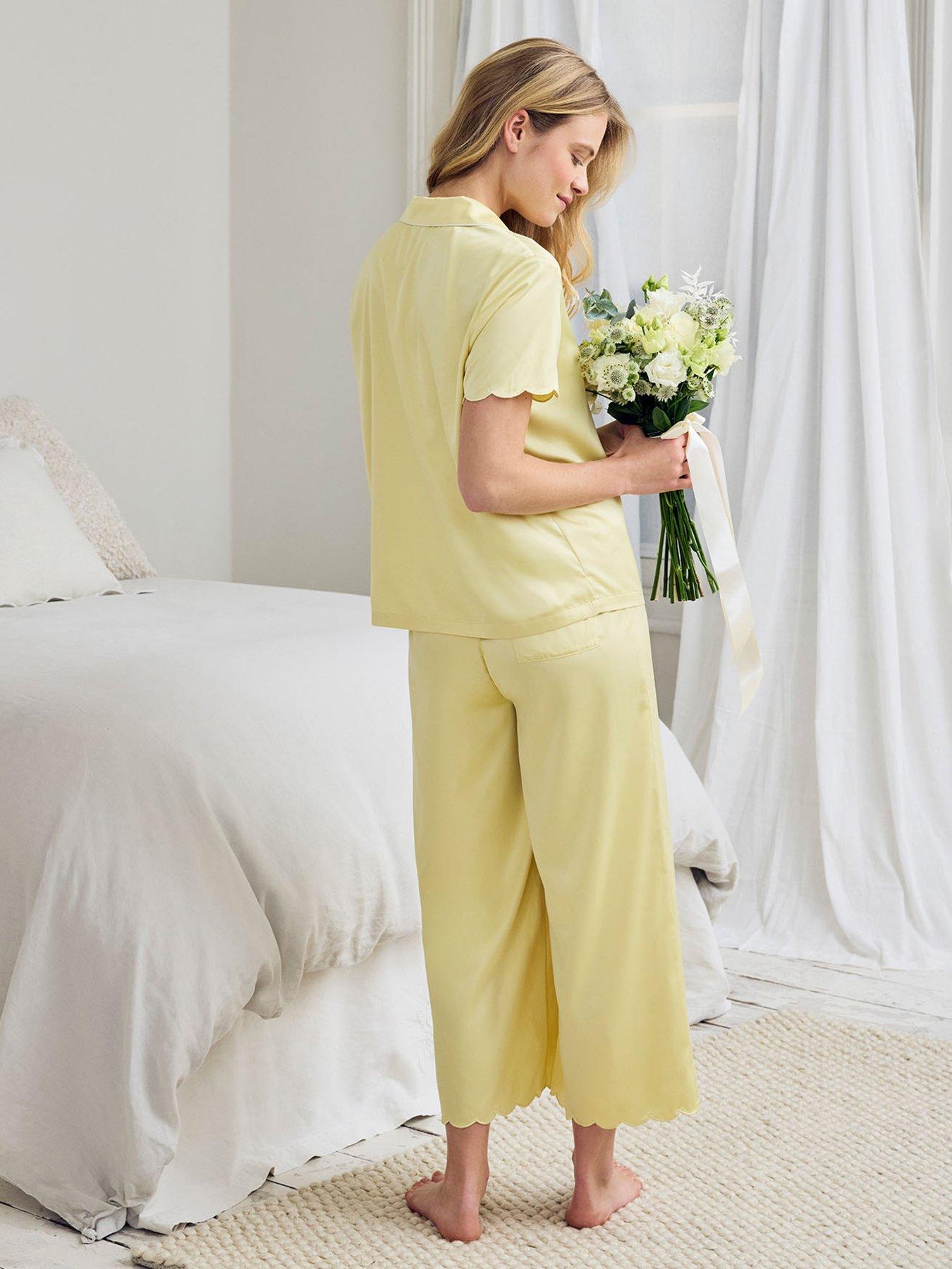 Image 2 of 6 of CHELSEA PEERS Chelsea Peers Satin Scallop Edge Long Pyjama Set - Butter Yellow