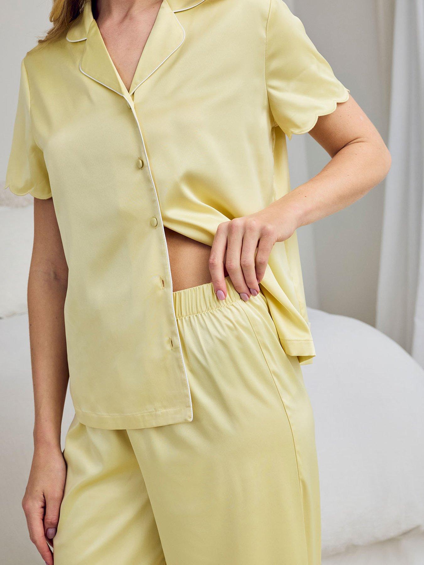 Image 5 of 6 of CHELSEA PEERS Chelsea Peers Satin Scallop Edge Long Pyjama Set - Butter Yellow