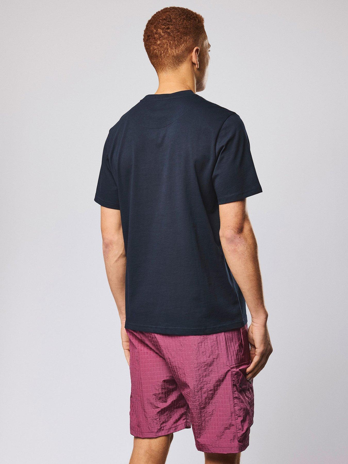 Image 3 of 5 of Weekend Offender Weekend Offender Brooklands Classic Badge T-shirt - Navy