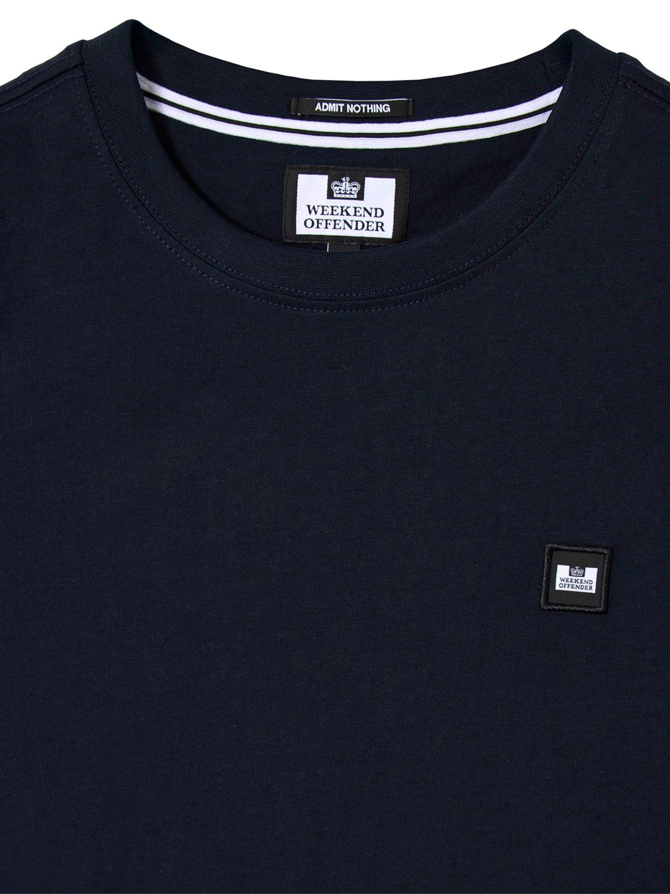 Image 5 of 5 of Weekend Offender Weekend Offender Brooklands Classic Badge T-shirt - Navy