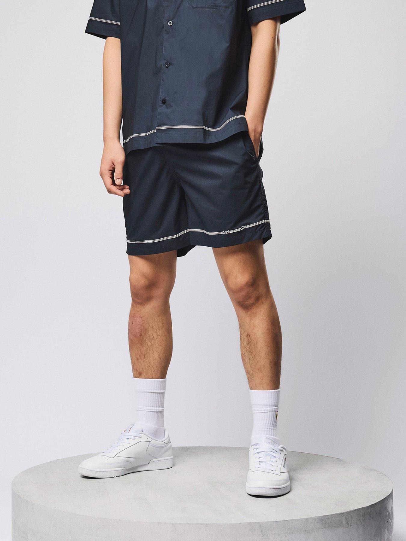 Image 2 of 7 of Weekend Offender Weekend Offender Senia Shorts - Navy
