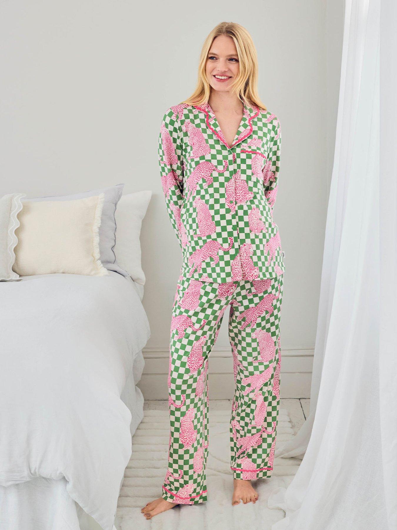 chelsea-peers-maternity-classic-long-button-up-pyjama-set-greenback