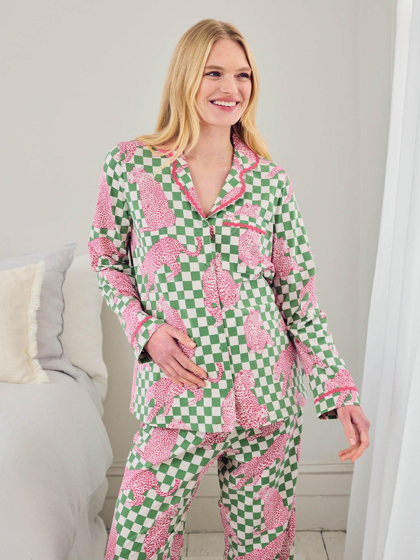 chelsea-peers-maternity-classic-long-button-up-pyjama-set-greenoutfit