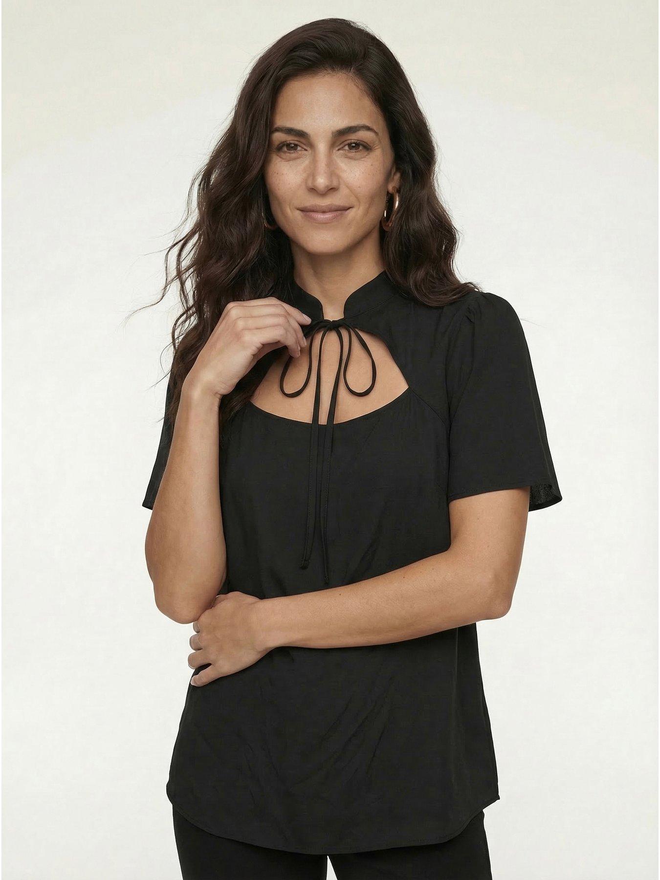 Lily & Lionel Camille Flutter Sleeve Top In Black