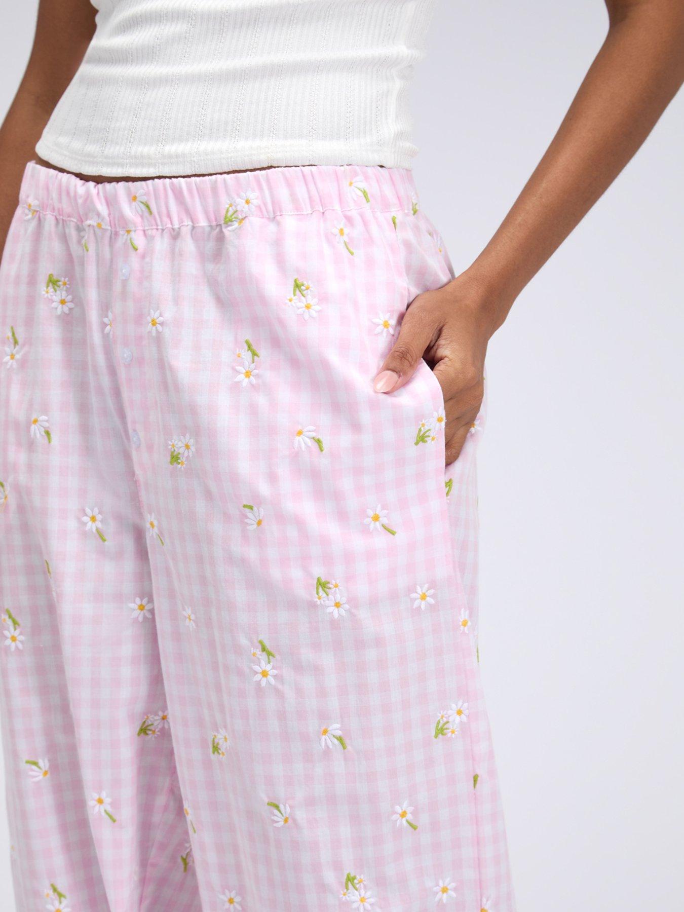 Image 6 of 6 of Boux Avenue Daisy Gingham Pyjama Set - Ivory Mix
