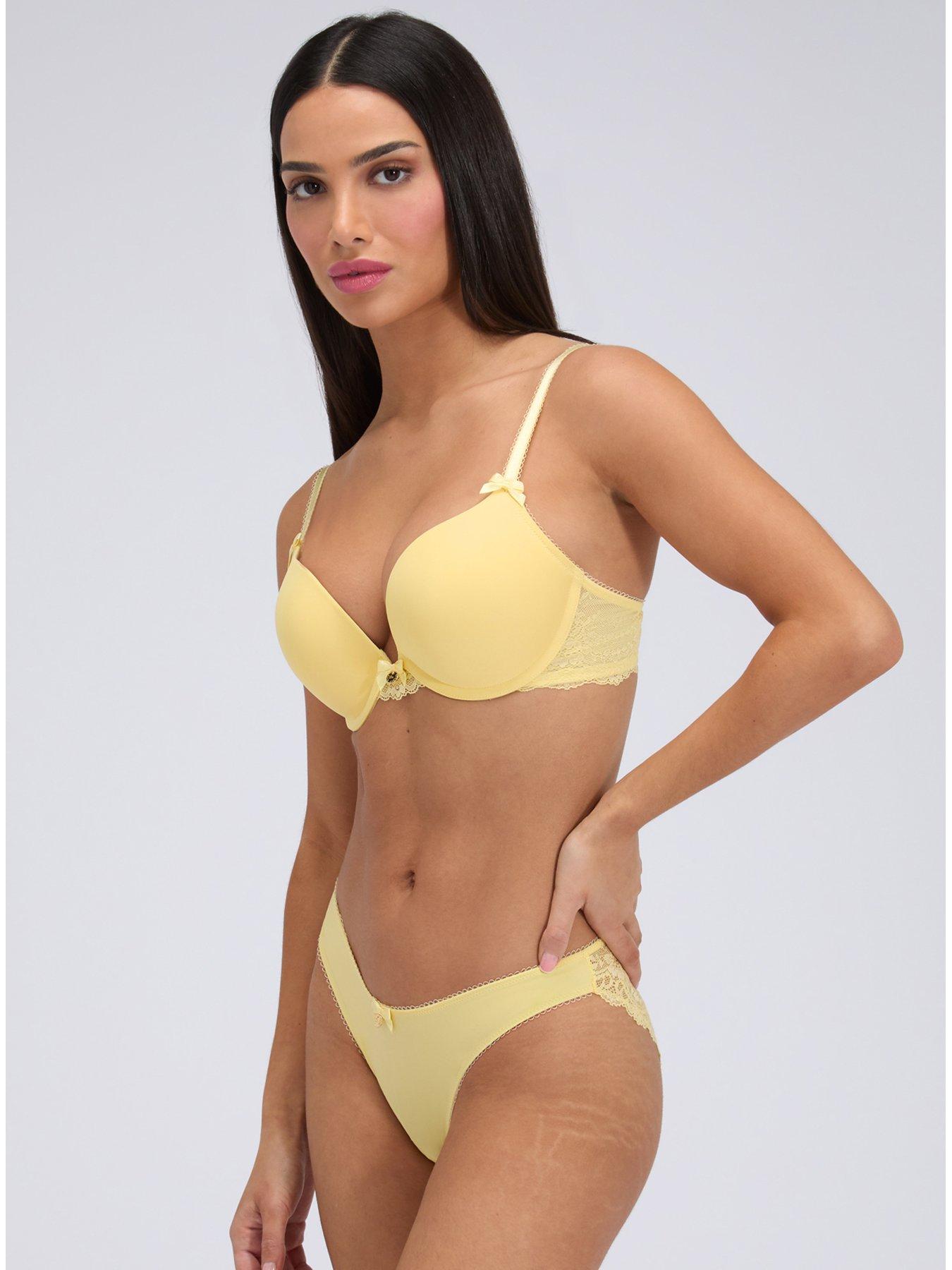 boux-avenue-sabrina-brief-butter-yellowoutfit