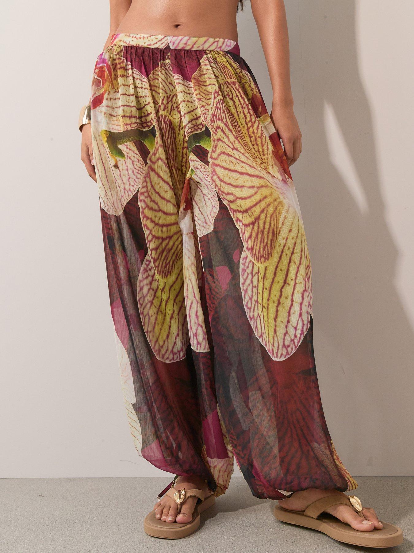 Image 4 of 6 of The Very Collection Floral Balloon Beach Trousers - Multi