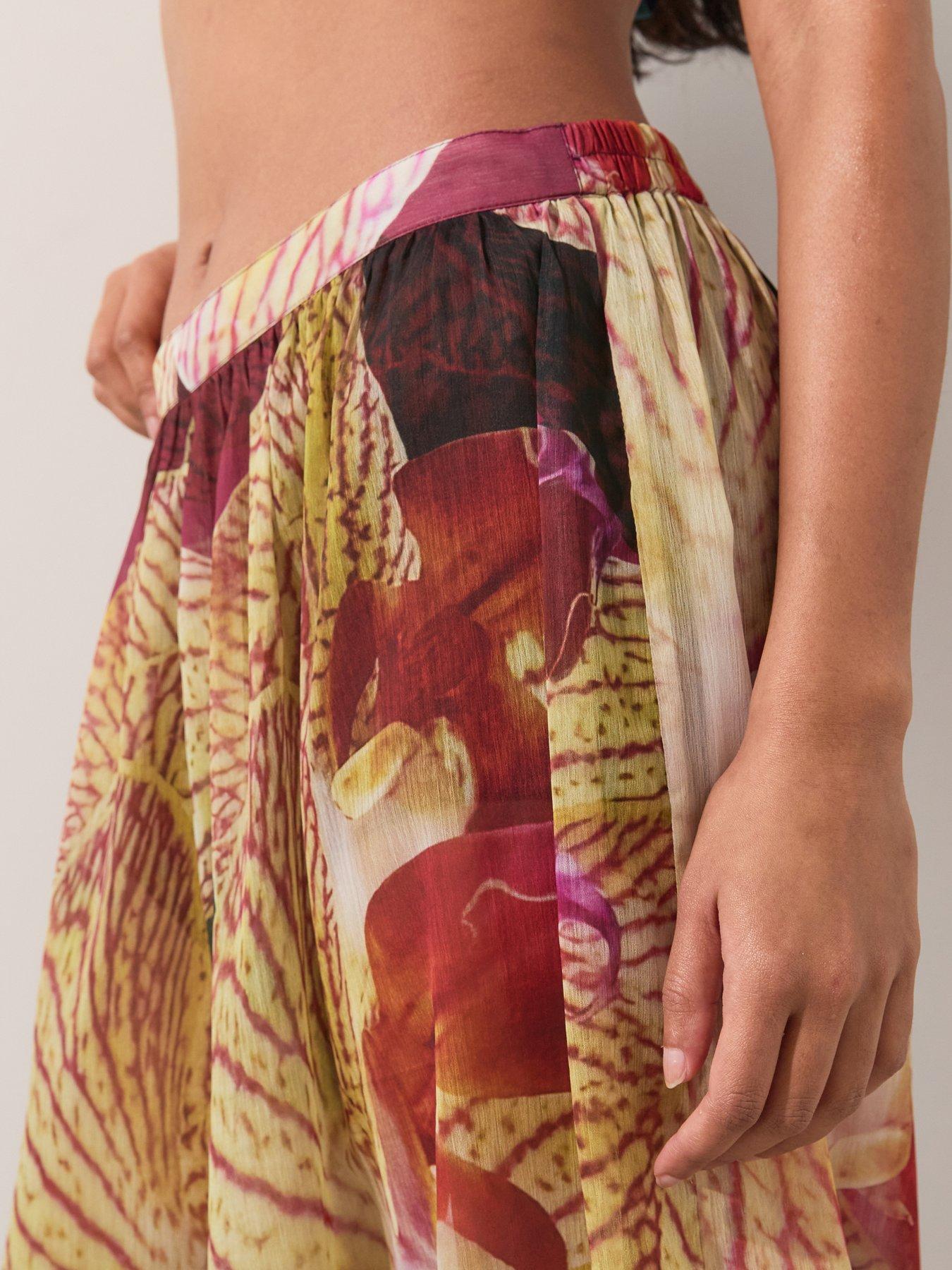 Image 5 of 6 of The Very Collection Floral Balloon Beach Trousers - Multi