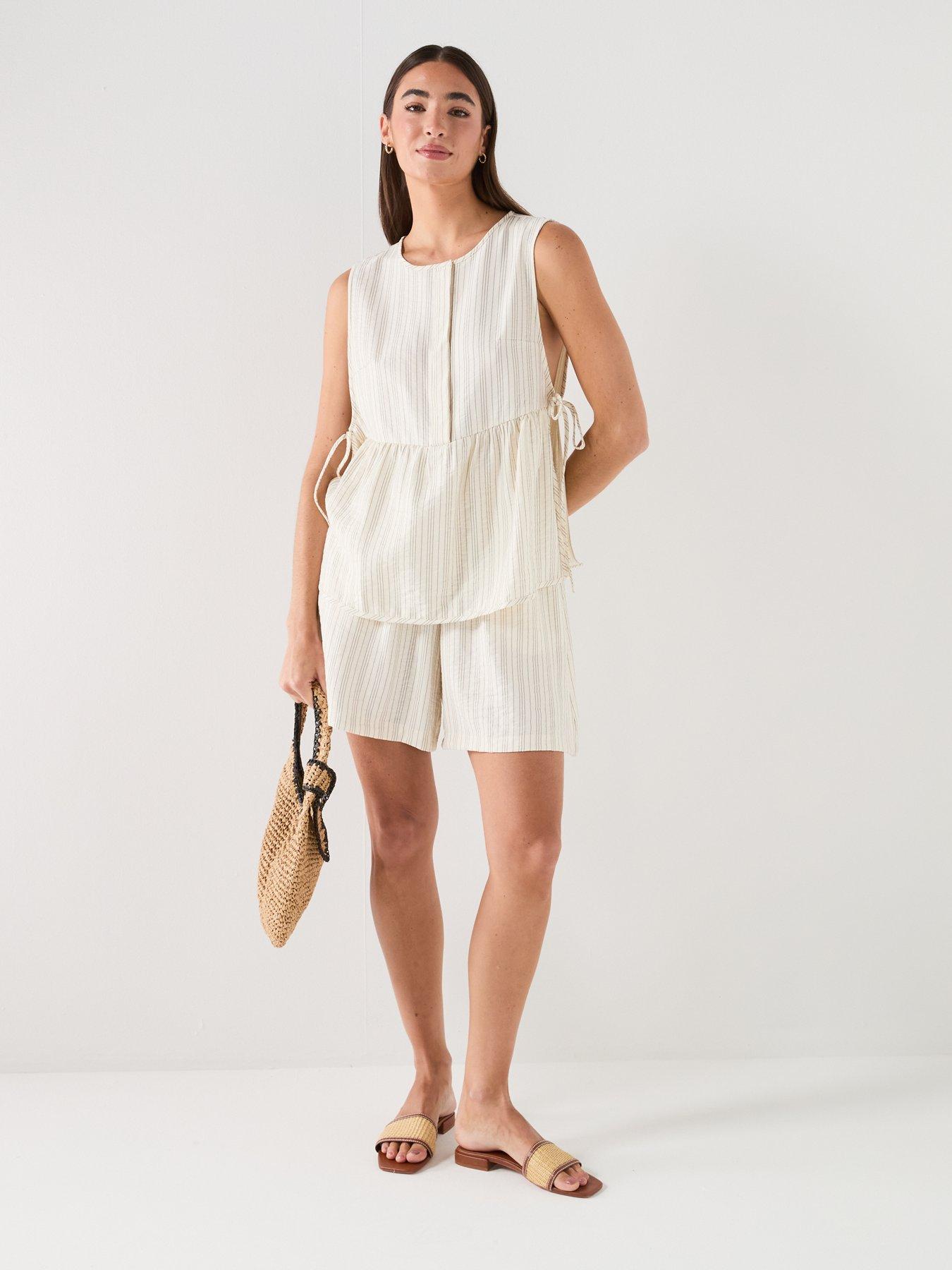 Image 3 of 6 of JDY Jdymeghan Mw Shorts Wvn - Cream