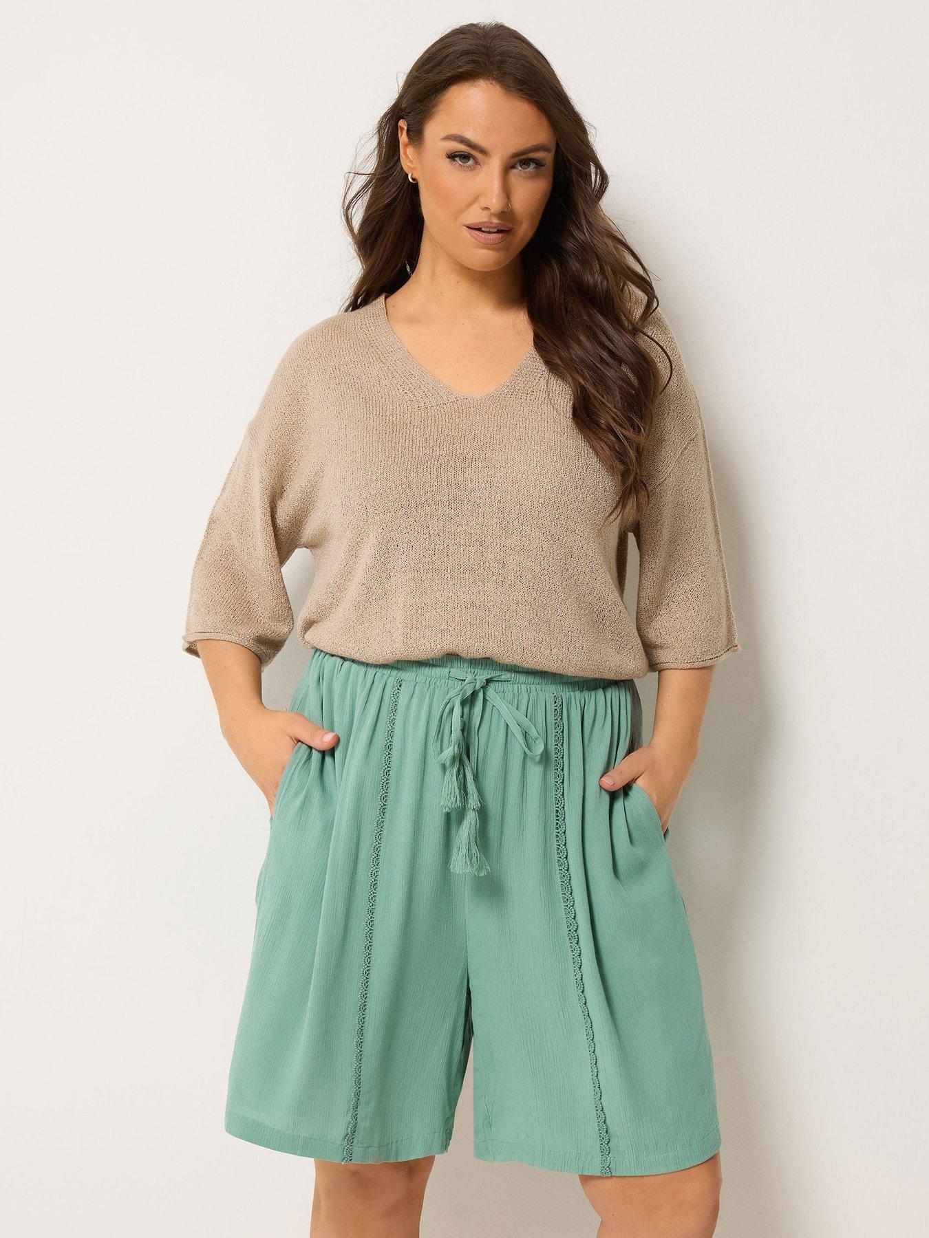 Image 1 of 4 of Yours Curve Scallop Front Trim Shorts - Green